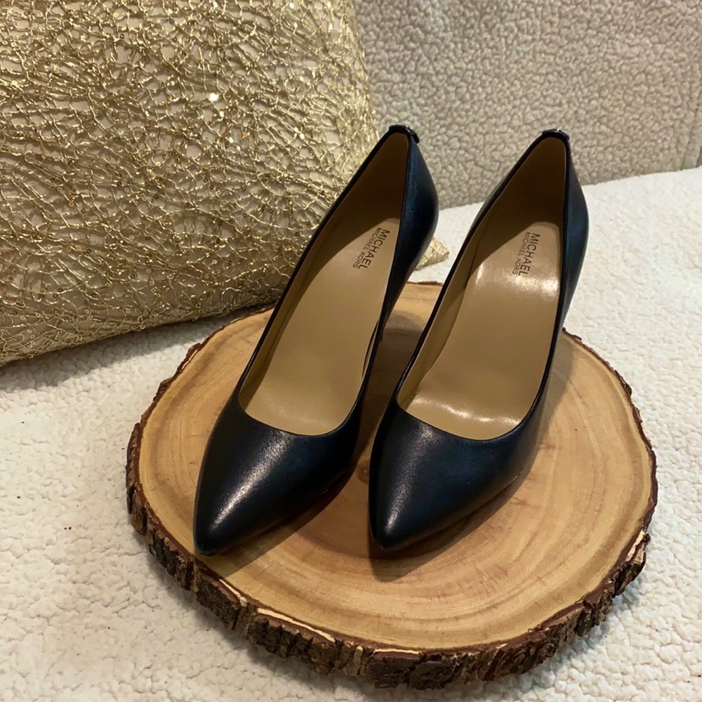 ❤️SOLD❤️ Michael Kors Pumps size 8.5